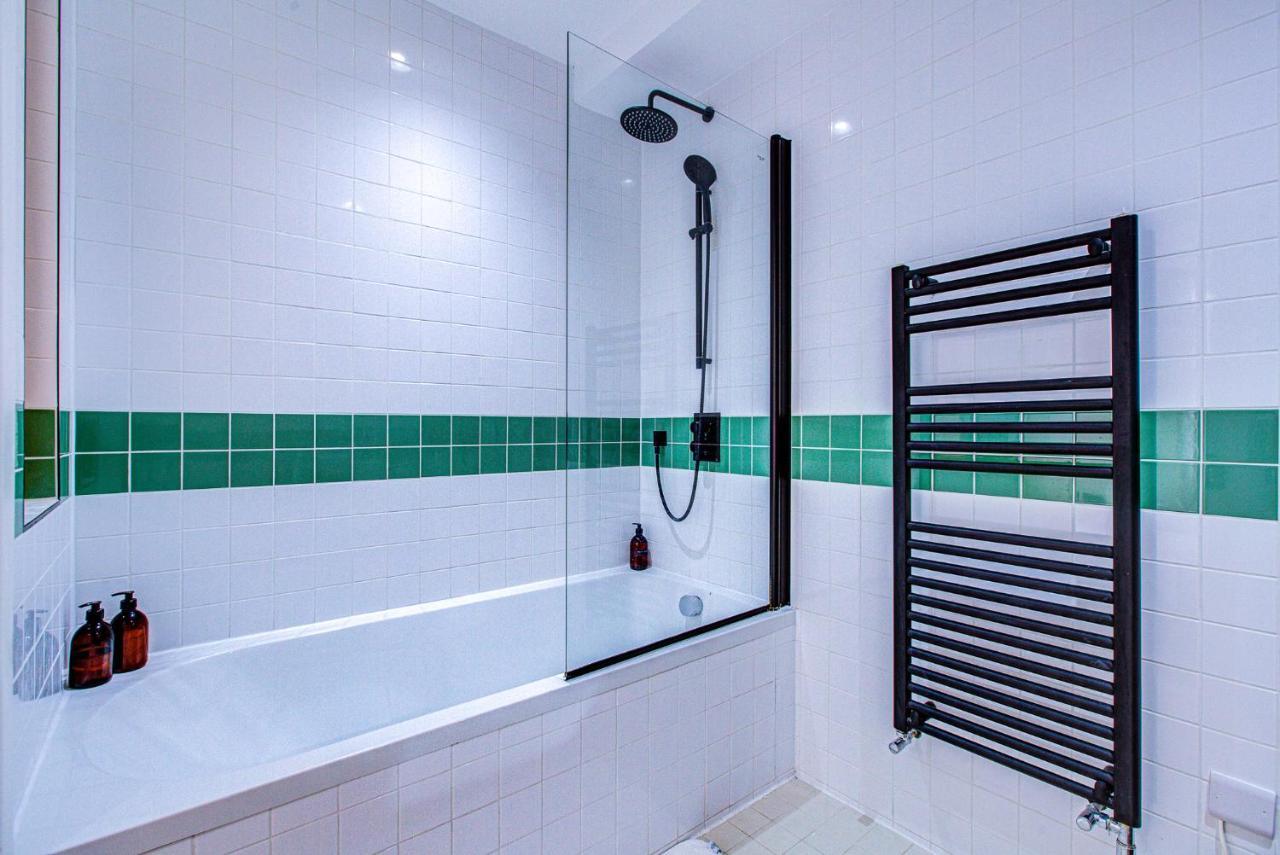 Charming 1br In A Gated Complex And A Short Walk From Queens Park Tube Londra